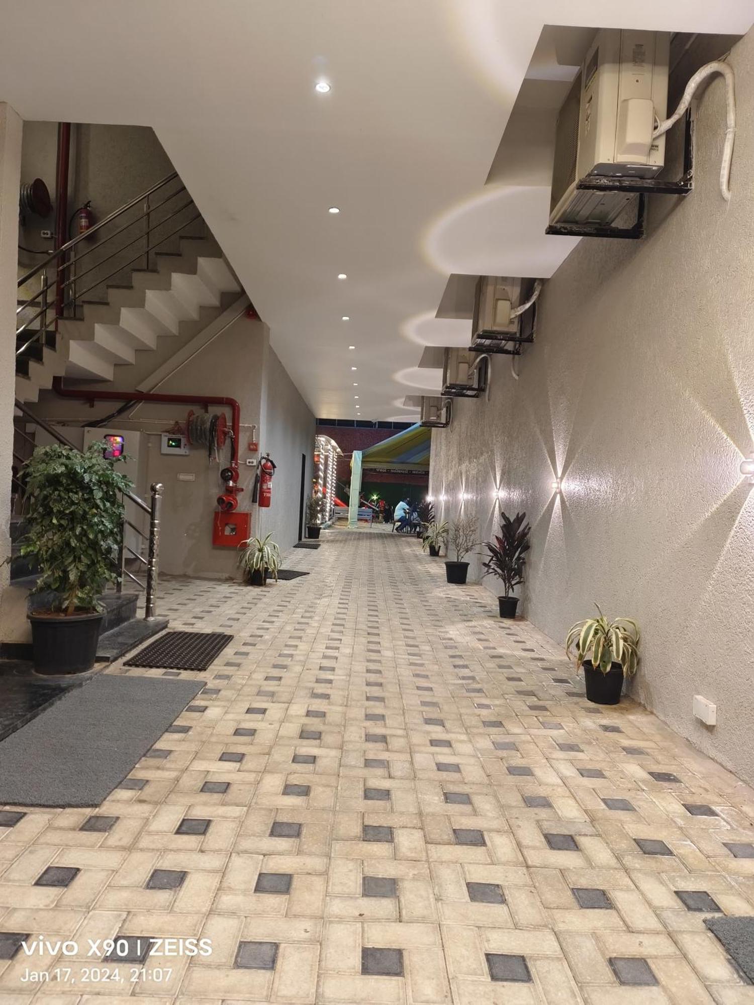 Hotel The Grand Khodiyar Visnagar Eksteriør billede