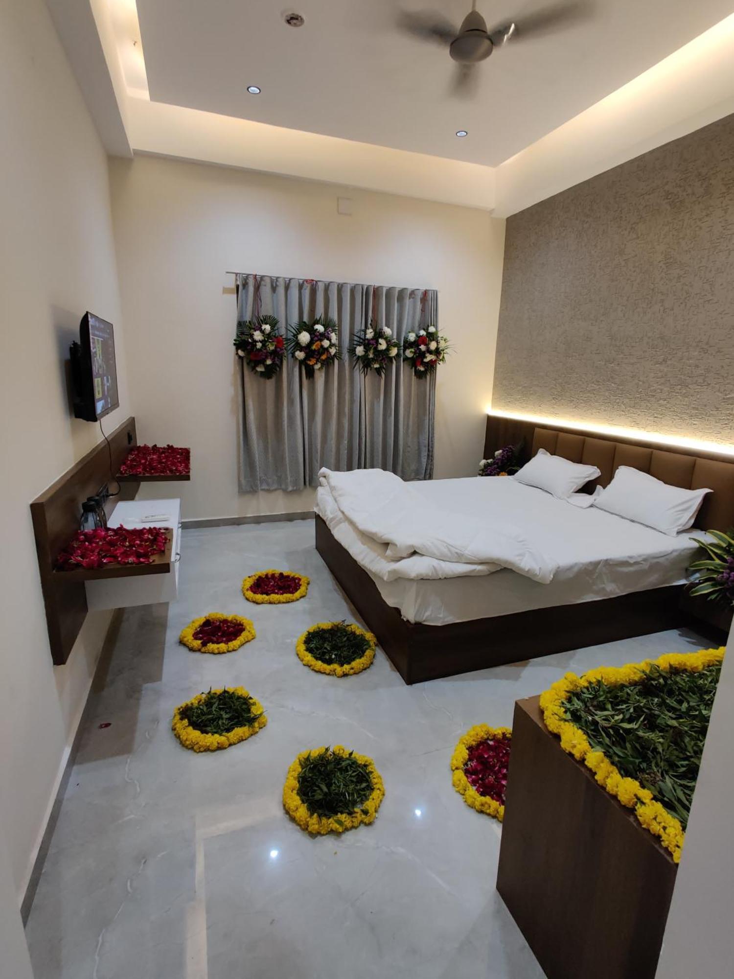Hotel The Grand Khodiyar Visnagar Eksteriør billede